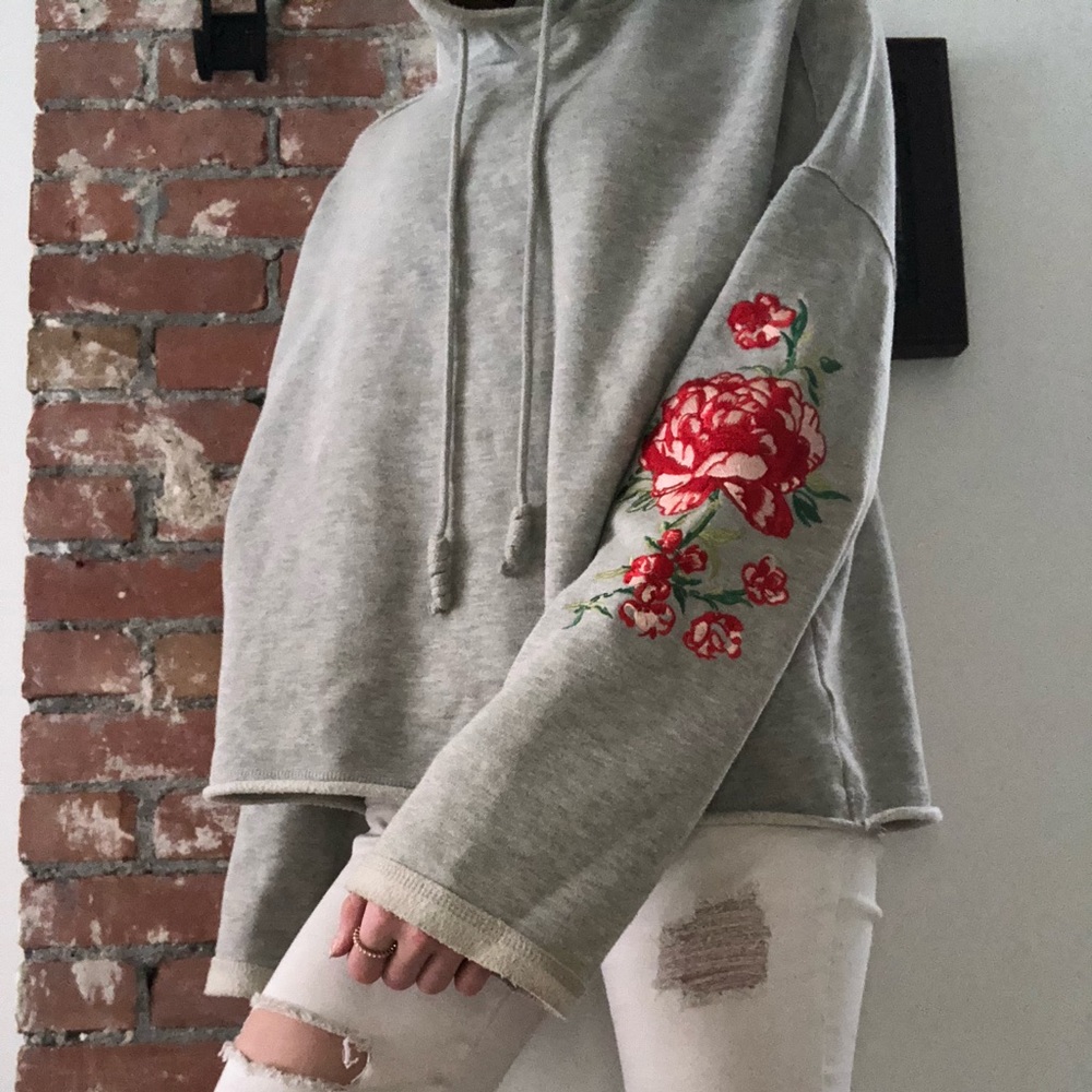 Hoodie with roses
